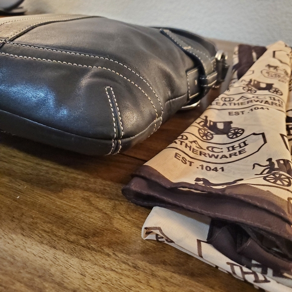 COACH PENELOPE SHOULDER BAG IN GREAT CONDITION! - Picture 7 of 13